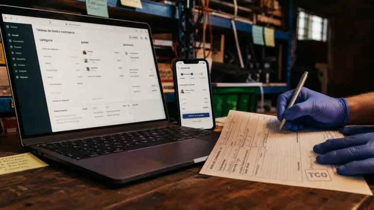 SaaS, open source ou headless : choisir sa solution e-commerce sans coûts cachés Solutions e commerce SaaS, open source et headless : choisir sans coûts cachés